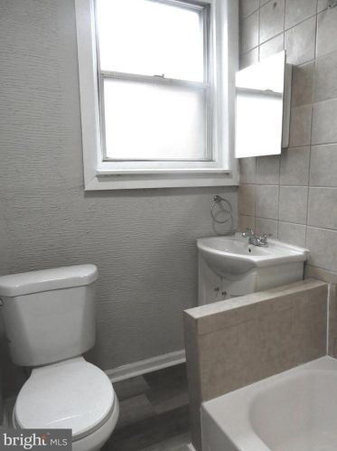 3912 Darien St, Philadelphia PA 19140-3211 exterior