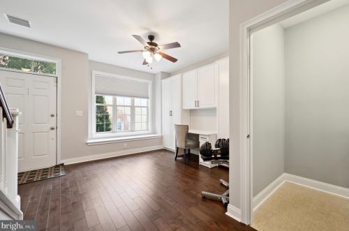 202 Admirals Way, Philadelphia PA 19146-5213 exterior