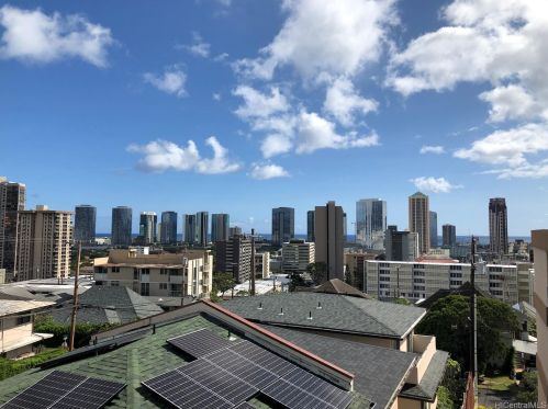 1516 Emerson St, Honolulu HI  96813-2153 exterior