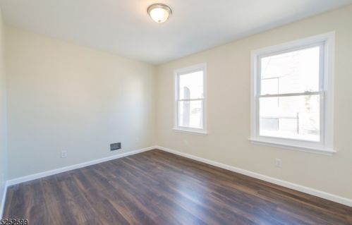 40 Arverne Ter, Irvington NJ  07111-3815 exterior