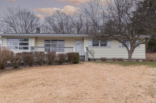 36 Sunny Knolls Dr, Poughkeepsie, NY 12603-2665