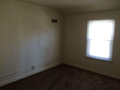 3266 3rd St, Milwaukee WI  53207-2633 exterior