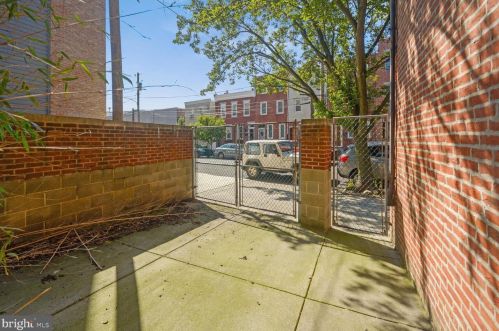 131 Greenwich St, Philadelphia PA 19147-6023 exterior