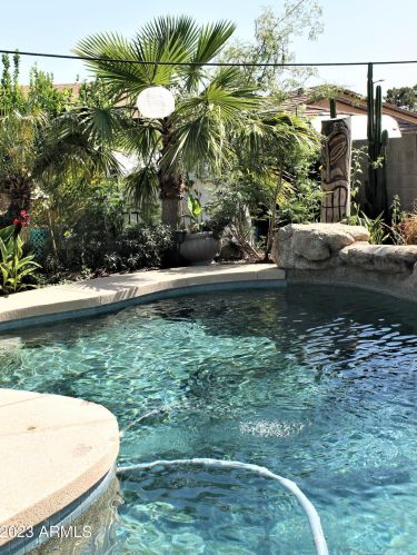 13046 37 Ave, Phoenix AZ 85053-7610 exterior