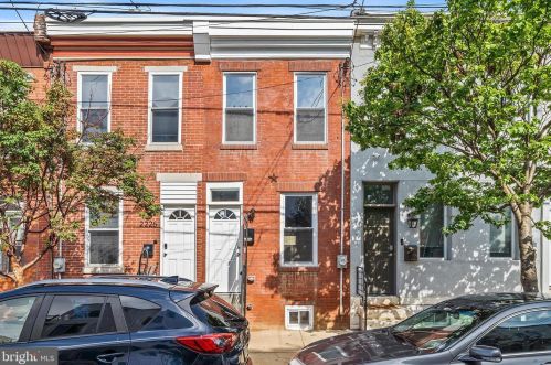 2228 Coral St, Philadelphia, PA 19125-1533
