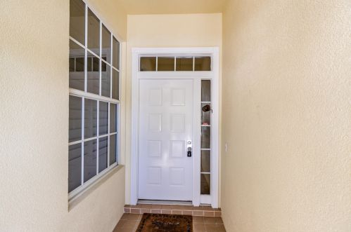 320 Bentley Cir, Fort Pierce FL 34986-2475 exterior