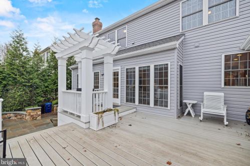 951 Rhonda Pl, Leesburg VA  20175-5632 exterior