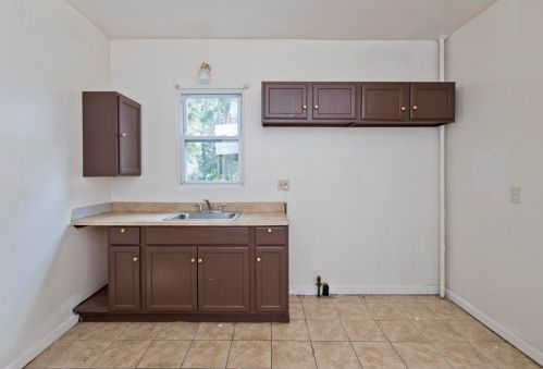 61 Euclid Ave, Springfield MA 01108-1725 exterior