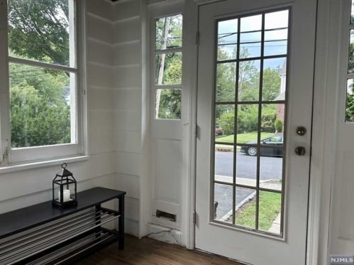 376 Birch St, Teaneck, NJ 07666-2616