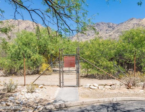 6655 Canyon Crest Dr, Tucson AZ  10161-0937 exterior