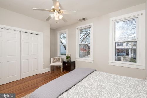 213 15 St, Washington DC 20002-8416 exterior