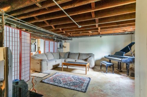 1413 8 Ave, Broadview IL 60153-1910 exterior