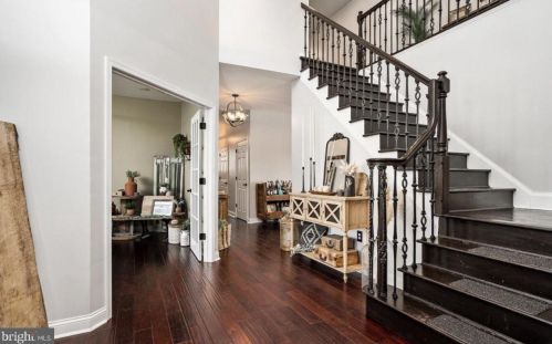 17 Fieldcrest Dr, Columbus NJ  08022-1959 exterior