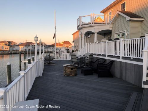 820 Bowline Dr, Lacey NJ  08731-3006 exterior