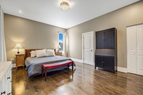 2536 Linden Pl, Chicago IL 60647-2626 exterior