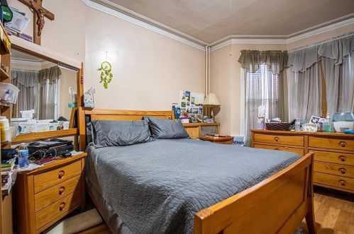 319 St, Union City NJ 07087-4504 exterior