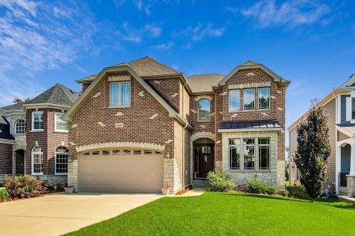 566 Lorraine Ave, Elmhurst, IL 60126-1821