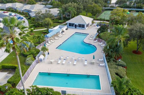 1218 Bentley Cir, Fort Pierce FL  34986-1852 exterior