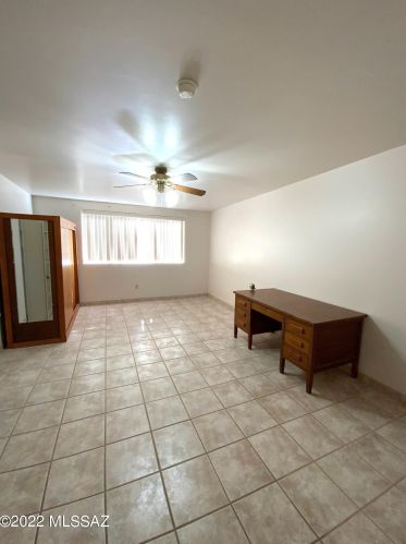 8771 Baker St, Tucson AZ 85710-2617 exterior