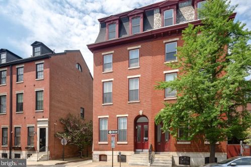 302 10th St, Philadelphia PA  19107-6117 exterior