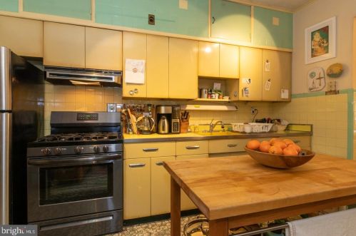 829 Catharine St, Philadelphia PA 19147-2716 exterior