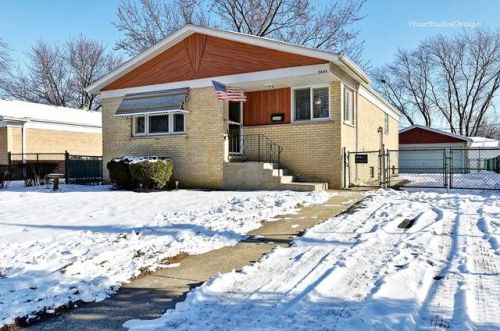3644 Scott Dr, Chicago, IL 60803-1032