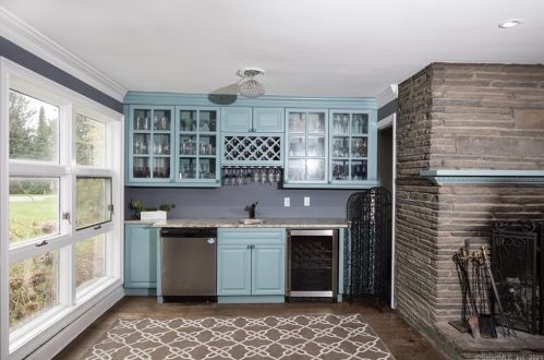 38 Old Nursery Dr, Wilton CT 06897-3831 exterior