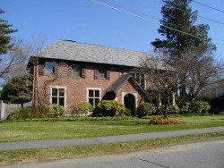 15 Wykeham Rd, Newton, MA 02465-2419