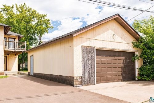 957 86 Ave, Duluth MN 55808-1412 exterior