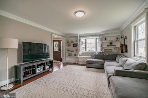 915 Standish Ave, Huntingdon Valley PA 19006-8725 exterior