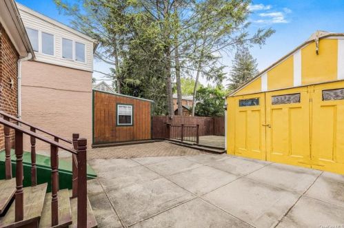 113 237 St, Bronx NY 10470-2006 exterior