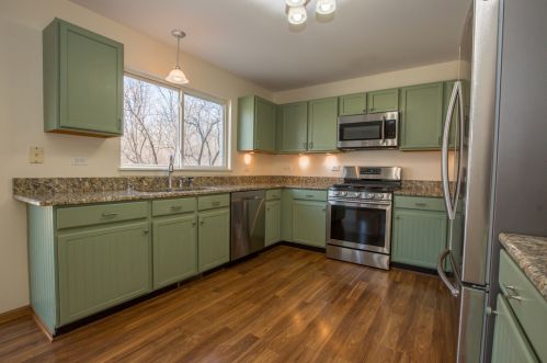 1229 Elder Ln, Waukegan IL 60085-8644 exterior