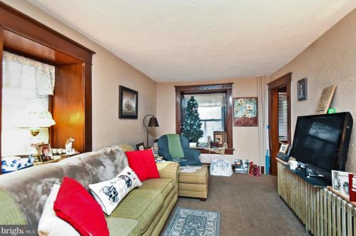 7757 Center St, Slatington PA 18080-3435 exterior