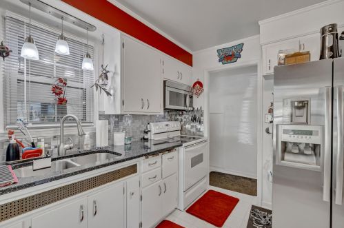 207 80, Milwaukee WI 53214-1419 exterior