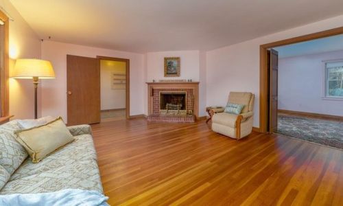34 Forest St, Hingham, MA 02061-2128