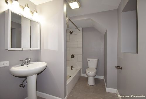 817 Bluff St, Joliet IL 60435-6304 exterior