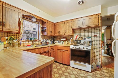 5655 Kenneth Ave, Chicago IL 60646-5907 exterior