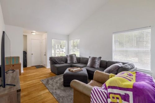 12402 Coronet St, Austin TX  78727-5305 exterior