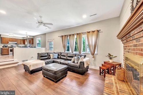 47 Crestwood Dr, Trenton NJ 08690-1936 exterior