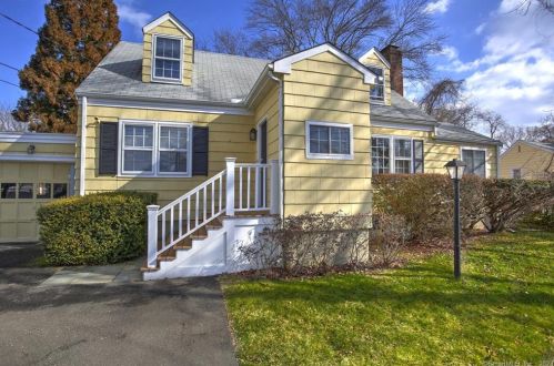 12 Bauer Pl, Westport CT  06880-4102 exterior