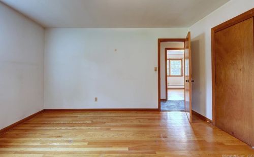 49 Selma Ave, Derby CT 06418-2231 exterior