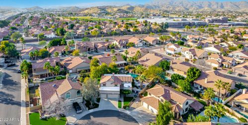 17002 32 Way, Phoenix AZ 85018-3973 exterior