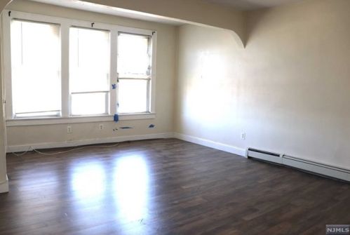 481 Rosa Parks Blvd, Paterson NJ 07501-3105 exterior