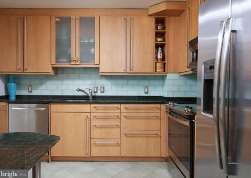 4375 Embassy Park Dr, Washington DC  20016-3625 exterior