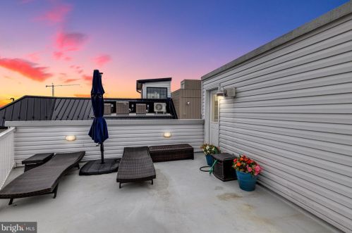 925 Lawrence St, Philadelphia PA 19122-3721 exterior