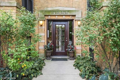 1717 Bryn Mawr Ave, Chicago, IL 60660-3901