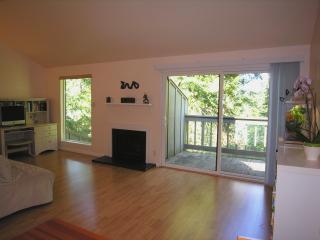 135 Treehill Loop, Eugene OR  97405-3552 exterior