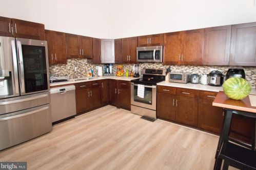 1144 4 St, Philadelphia PA 19133-3208 exterior