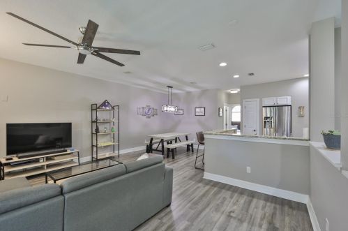 3334 Las Campos Pl, Tampa FL  33611-2967 exterior