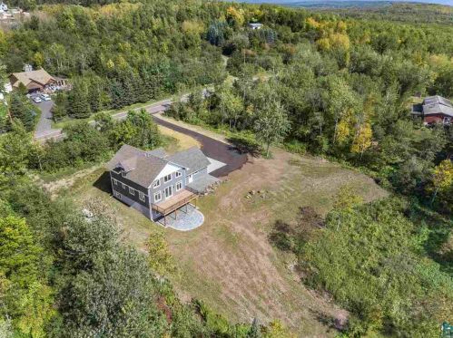 3428 Medin Rd, Duluth MN 55804-2673 exterior